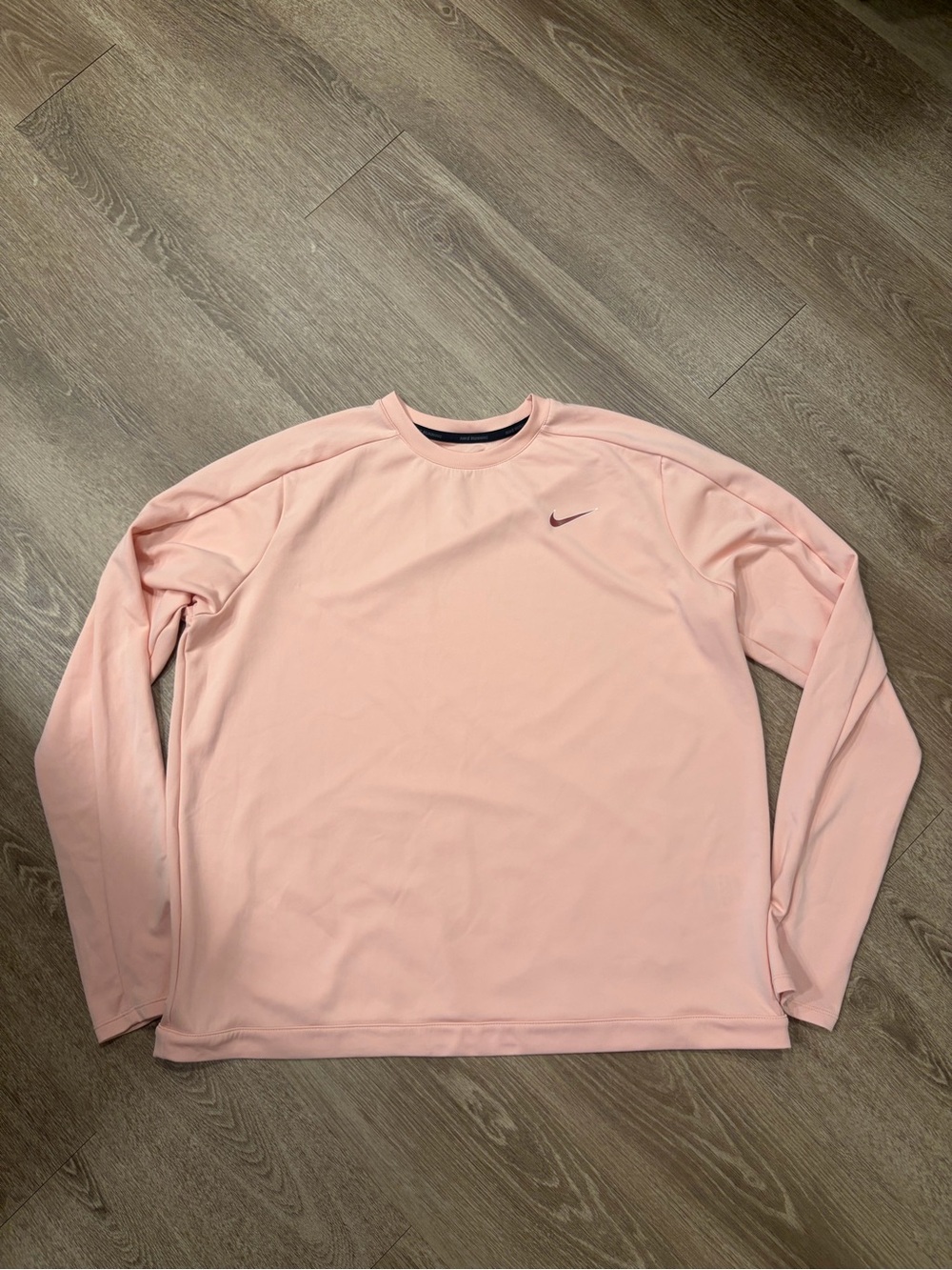 Nike Men’s Light Pink Long-Sleeve Crew Sweatshirt